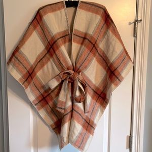 Beautiful cape/poncho/wrap with tie belt